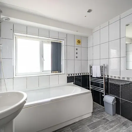 11hs6 - Cozy Double In West Yorkshire Homestay Leeds (West Yorkshire)
